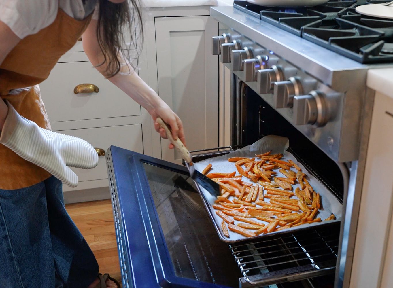 baking sweet potato fries in the oven