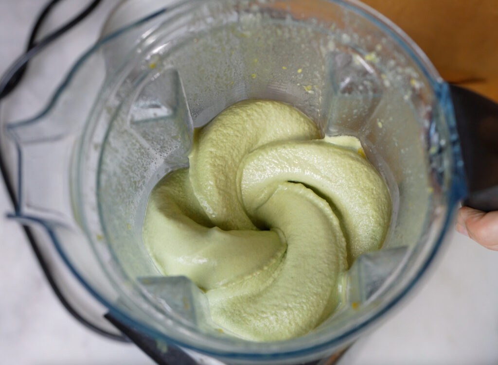 green smoothie bowl in a vitamix