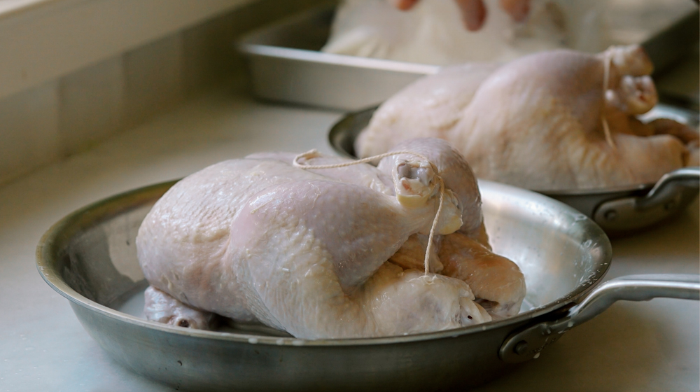 how to tie chicken legs with twine