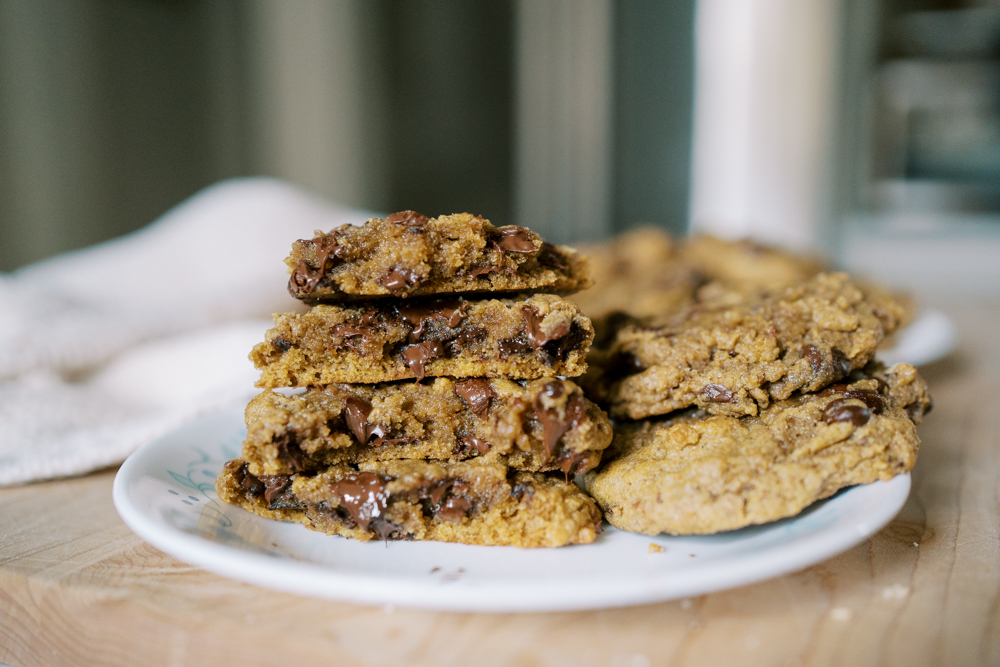 pumpkin sourdough chocolate chip cookies