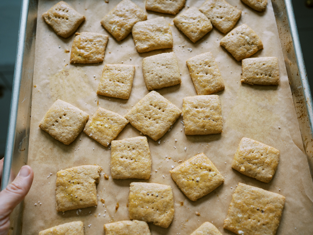 einkorn butter crackers