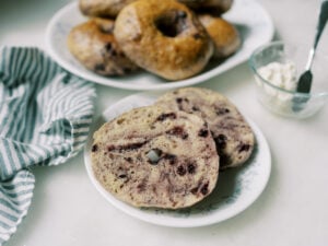 no knead sourdough blueberry bagel