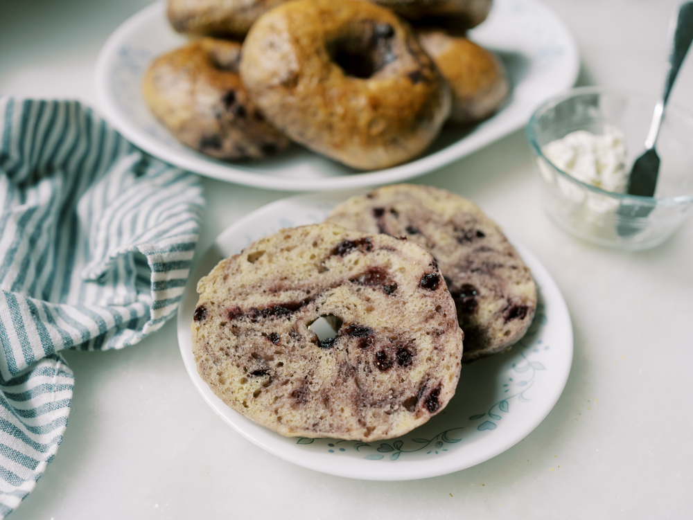 no knead sourdough blueberry bagel