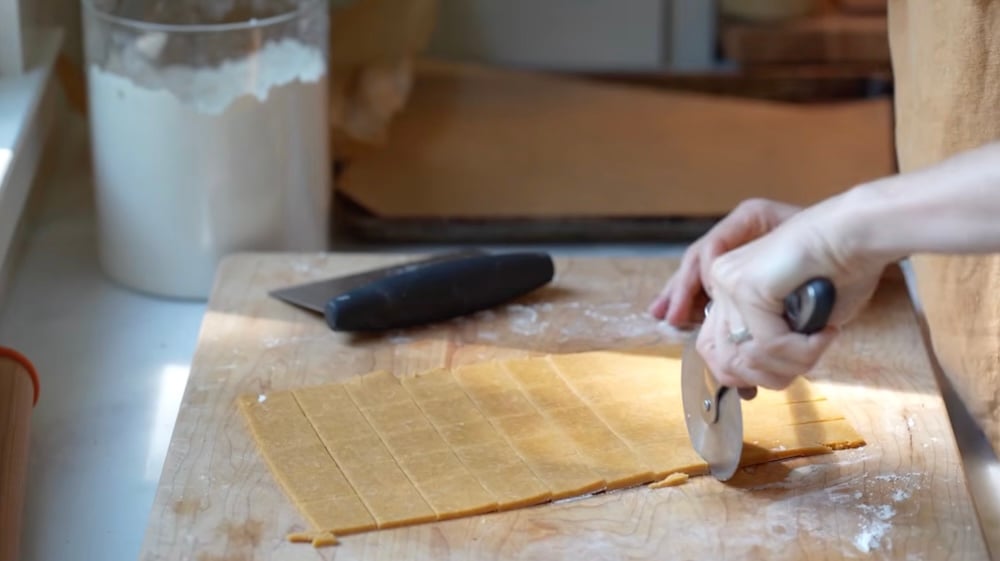 Cheddar Cheese Crackers with Einkorn Flour
